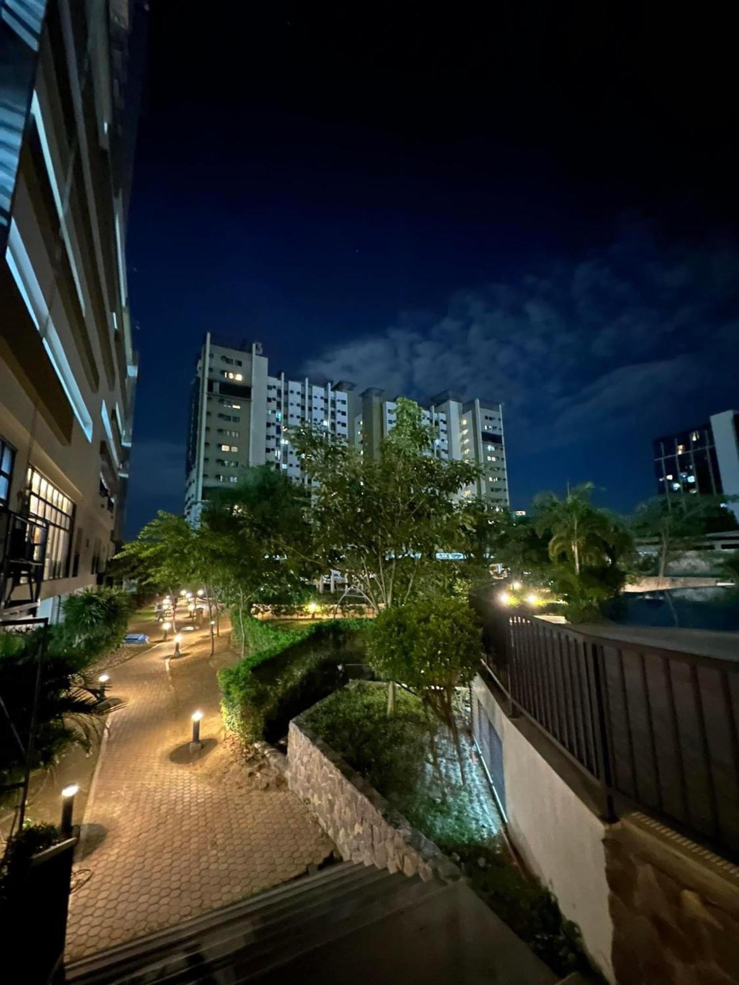 Arlowes At 20F Grand Residences Cebu Екстер'єр фото