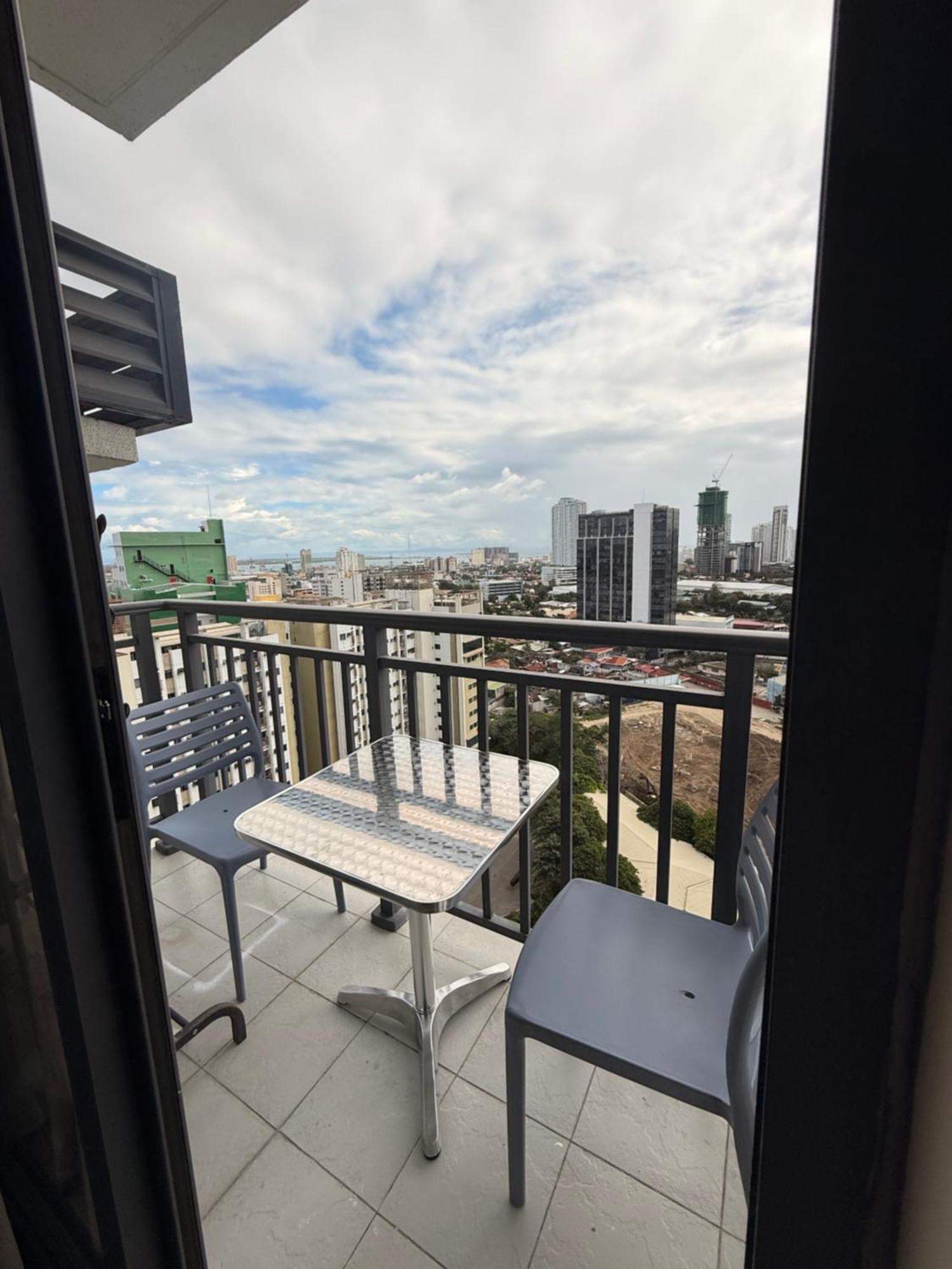 Arlowes At 20F Grand Residences Cebu Екстер'єр фото